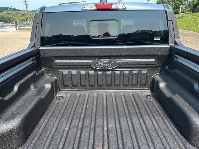 Certified 2025 Ford Maverick Lariat w/ 4K Tow Package AWD/4WD image 18