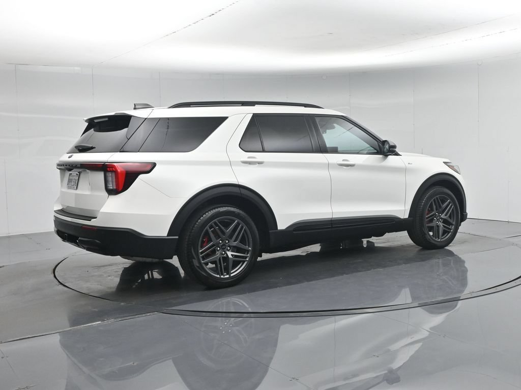 Certified 2025 Ford Explorer ST-Line w/ Premium Package RWD image 31