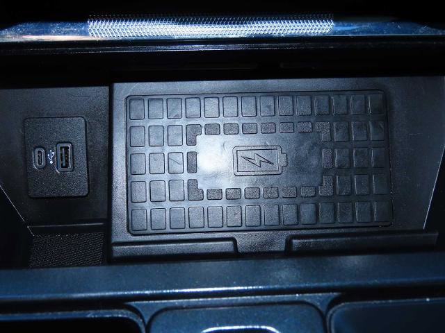 Certified 2022 Ford F150 Raptor w/ Equipment Group 801A High image 29