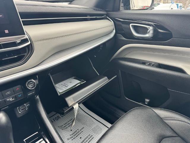 Used 2025 Jeep Compass Limited image 15