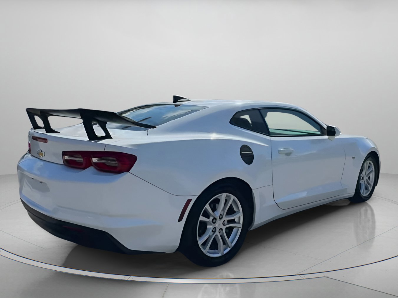 Used 2020 Chevrolet Camaro LS image 21