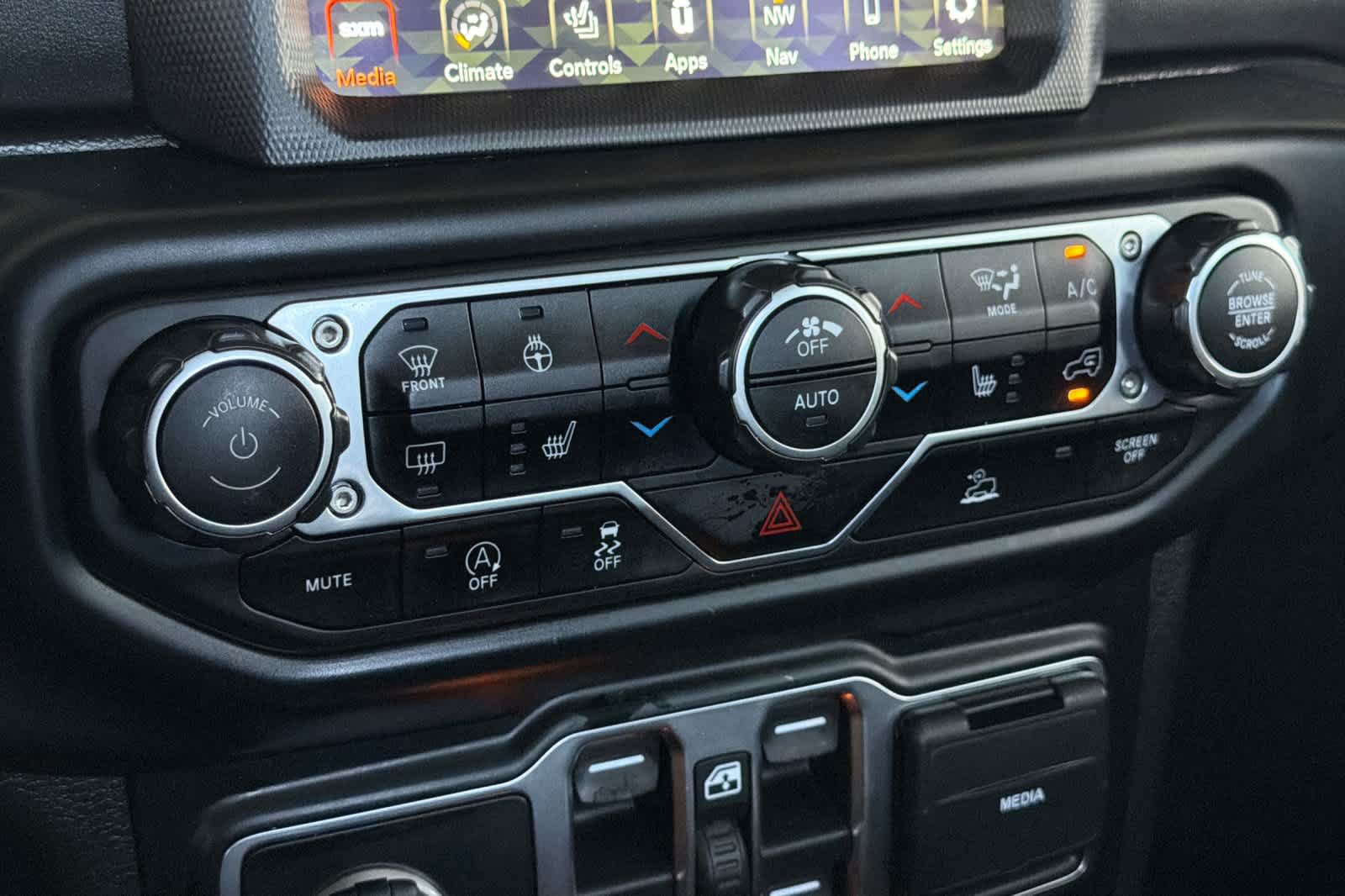 Used 2020 Jeep Gladiator Overland AWD/4WD image 20