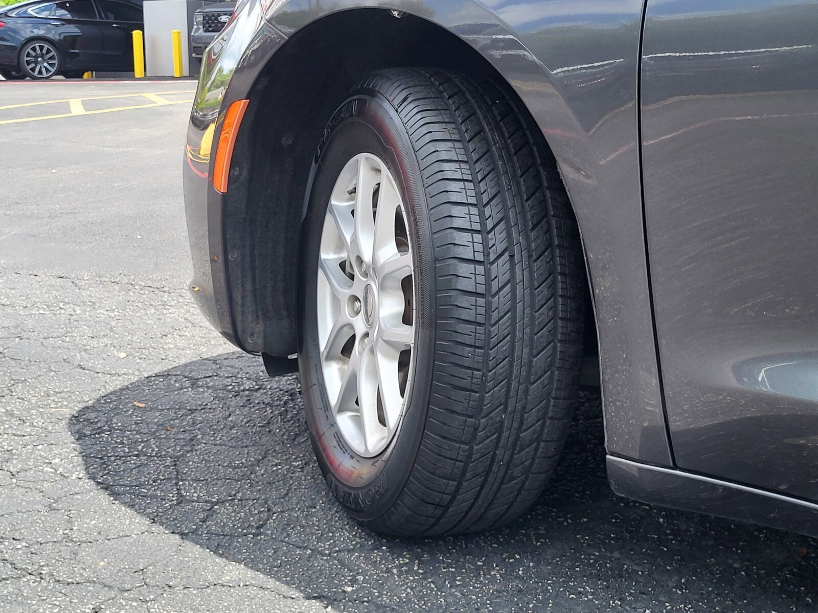 Used 2023 Chrysler Pacifica Touring-L FWD image 33
