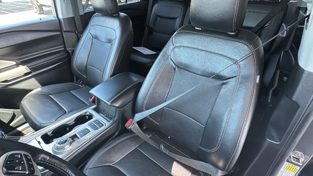 Certified 2023 Ford Explorer Limited w/ Limited Technology Package RWD image 22