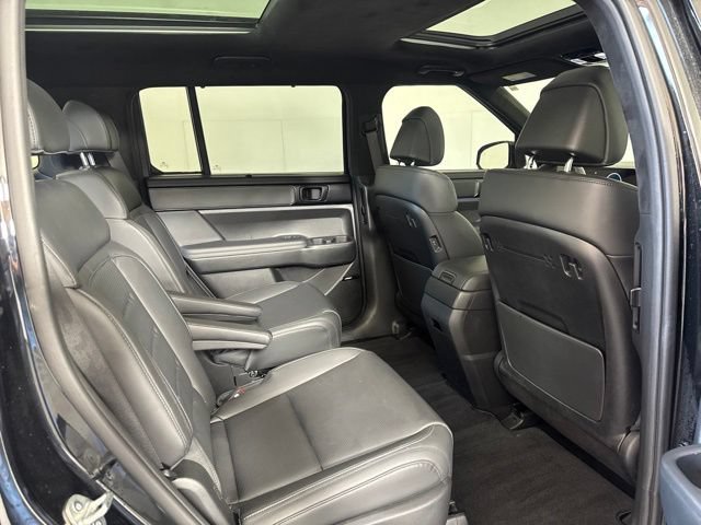 Used 2025 Hyundai Santa Fe Calligraphy AWD/4WD image 5