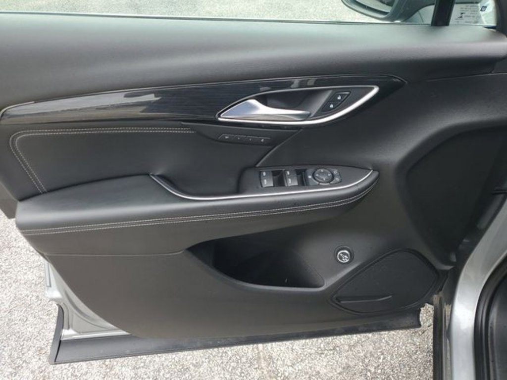 Used 2023 Buick Envision Essence image 49