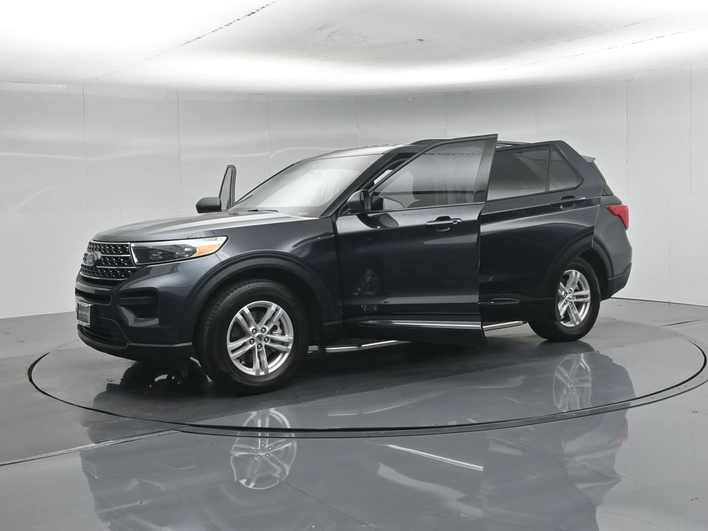 Certified 2022 Ford Explorer XLT RWD image 6