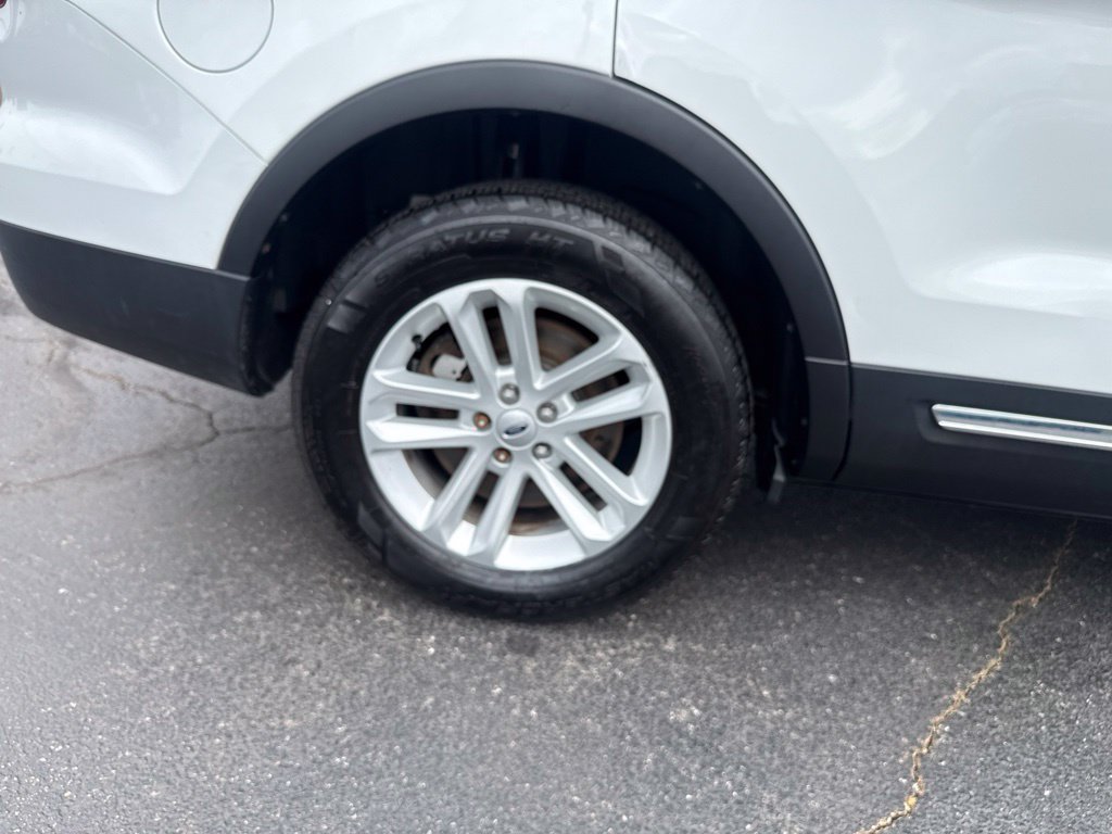 Certified 2017 Ford Explorer XLT FWD image 45