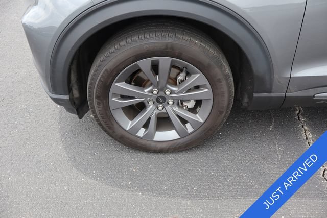 Certified 2024 Ford Explorer XLT w/ Equipment Group 202A AWD/4WD image 7