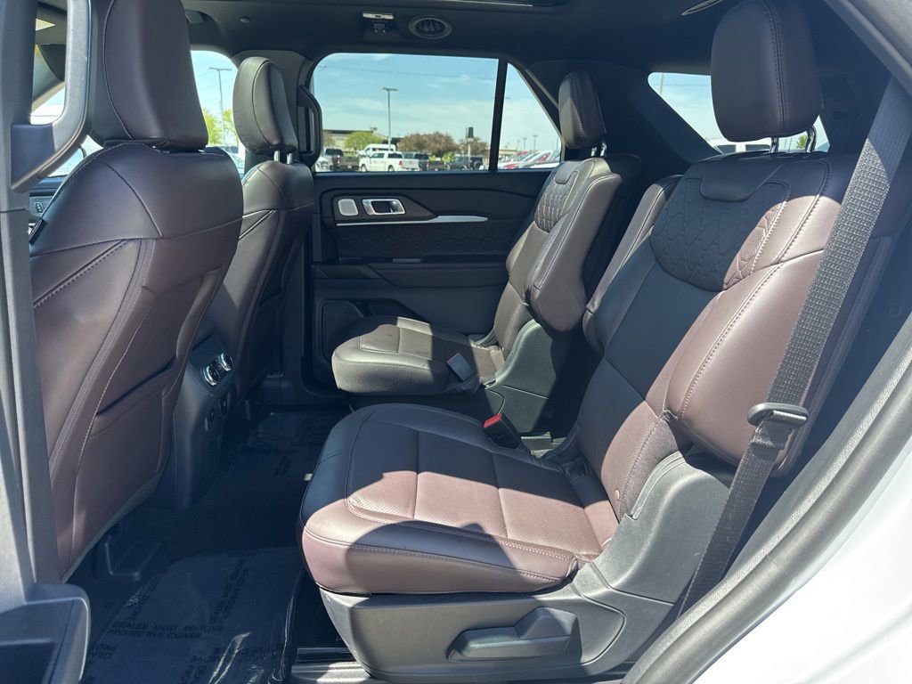 Certified 2025 Ford Explorer Platinum w/ LUX Leather Package AWD/4WD image 23