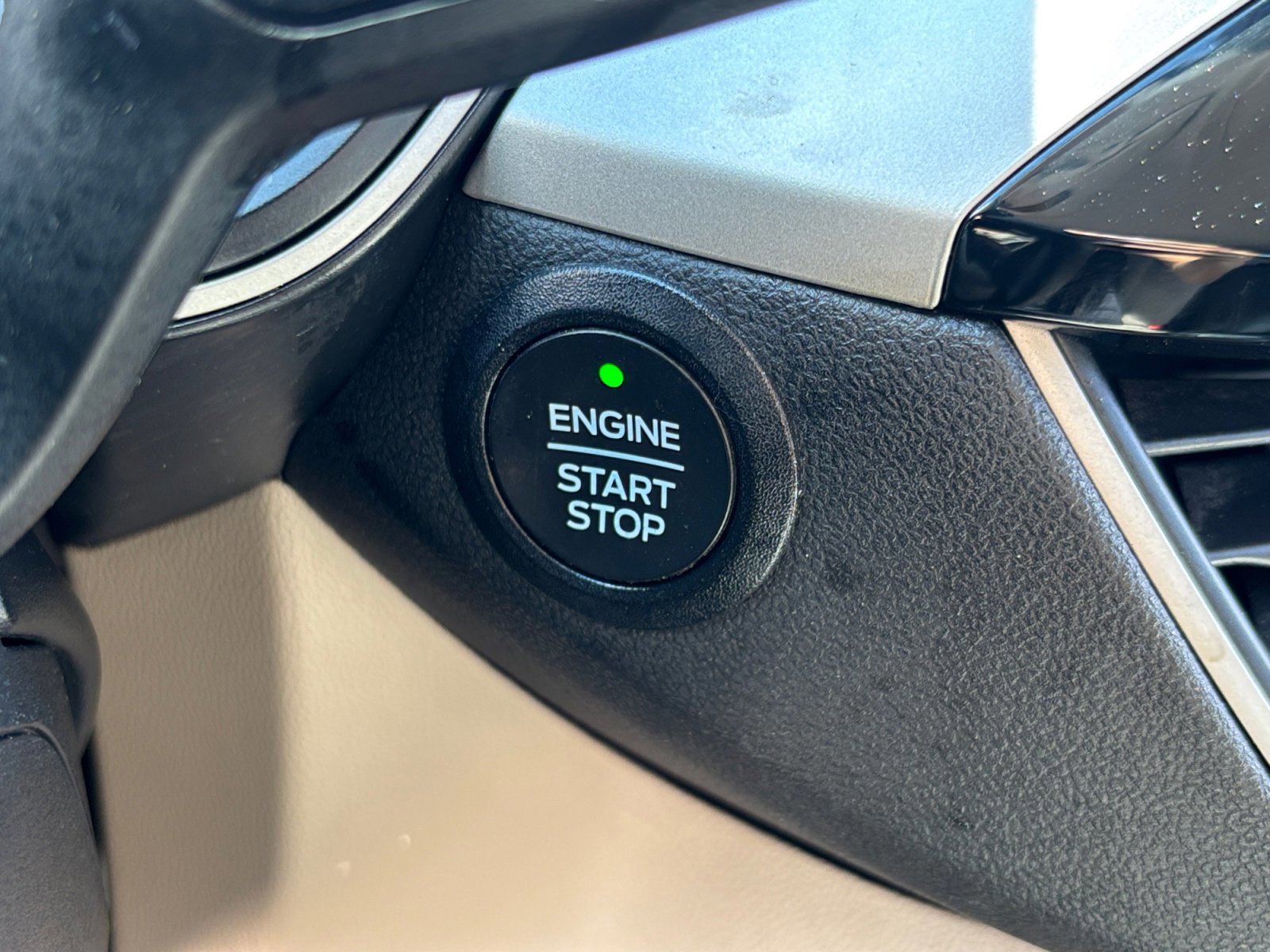 Certified 2022 Ford Escape SE FWD image 28