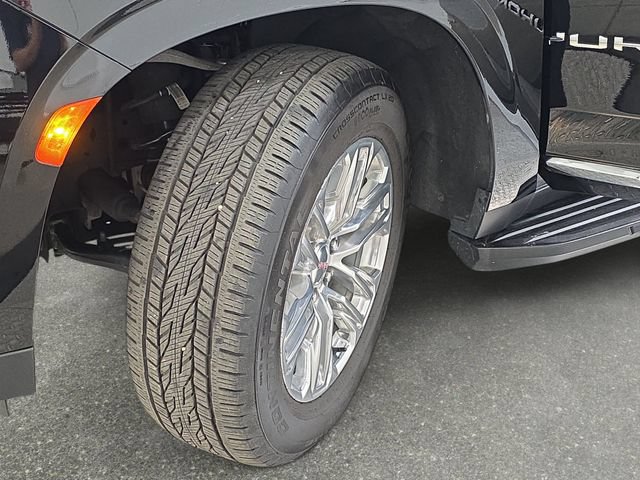 Used 2024 GMC Yukon XL SLT w/ SLT Luxury Package AWD/4WD image 31