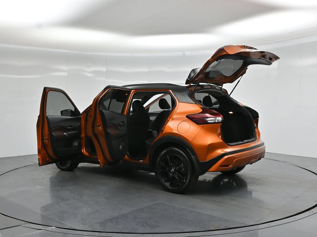Used 2023 Nissan Kicks SR FWD image 33