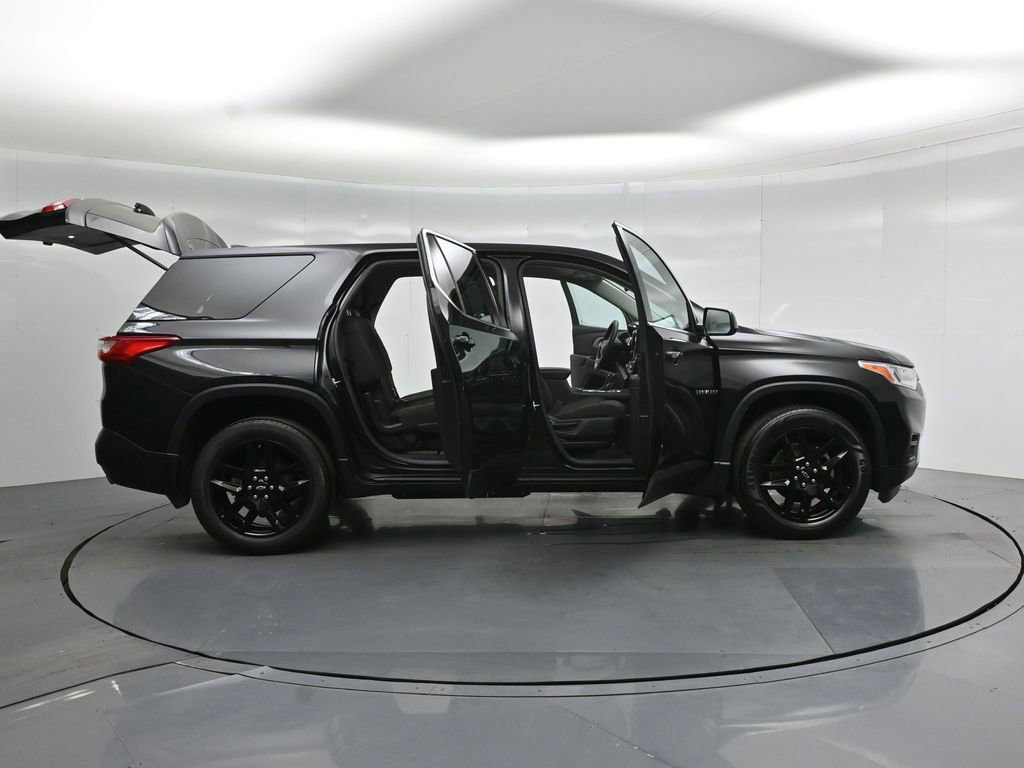Used 2020 Chevrolet Traverse LS FWD image 34