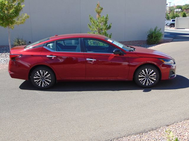 Used 2025 Nissan Altima 2.5 SV FWD image 7