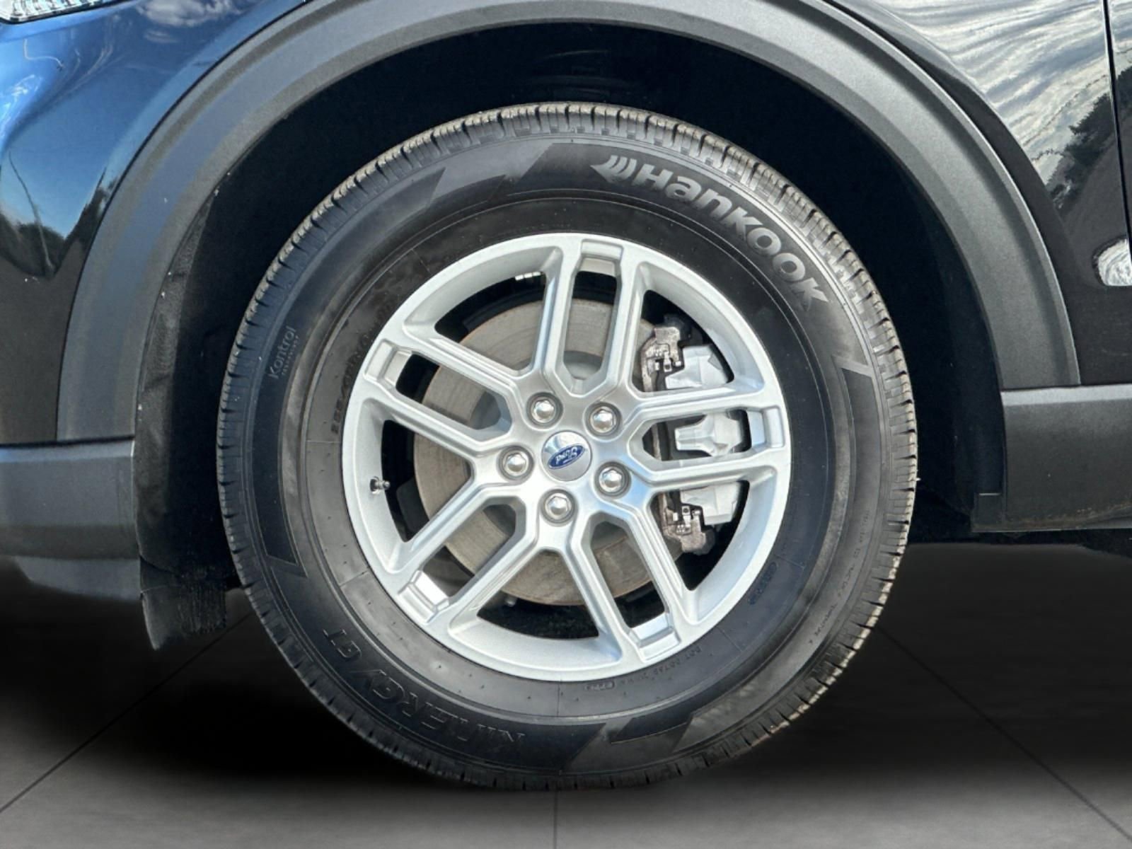 Certified 2025 Ford Explorer Active RWD image 26