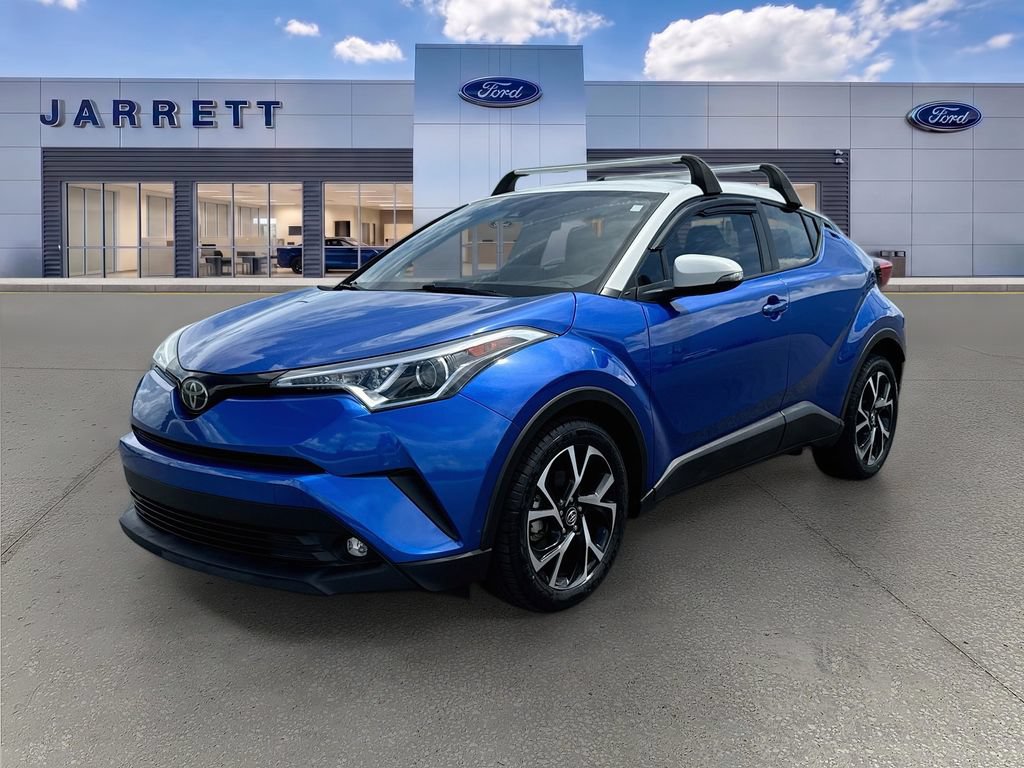 Used 2019 Toyota C-HR XLE FWD image 3