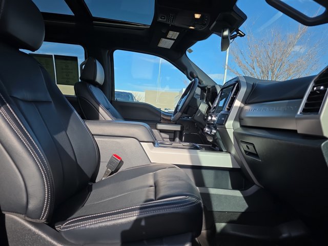 Certified 2022 Ford F350 Lariat w/ Tremor Off-Road Package image 30