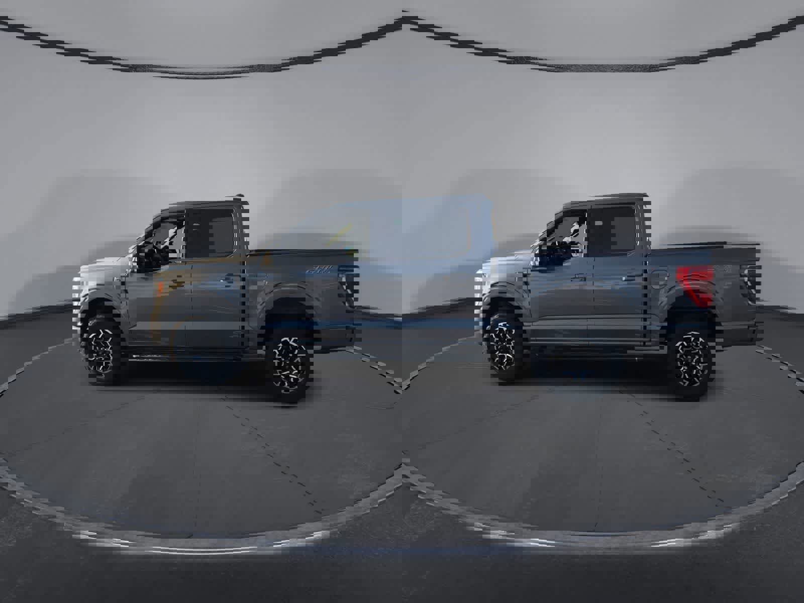 Certified 2022 Ford F150 XLT w/ Equipment Group 302A High image 5