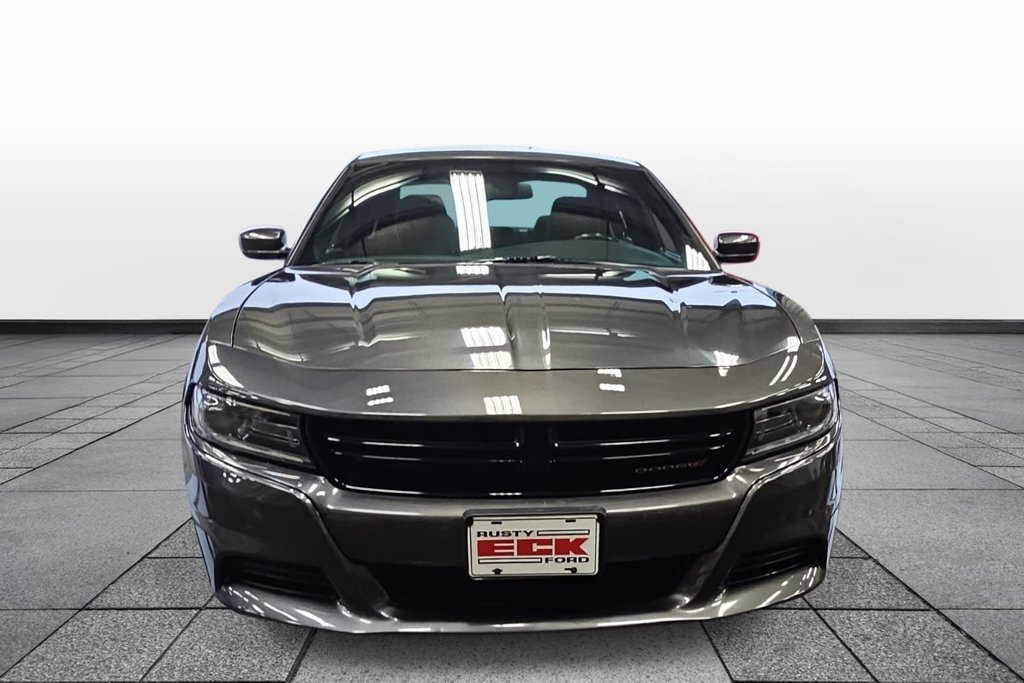Used 2022 Dodge Charger SXT RWD image 2