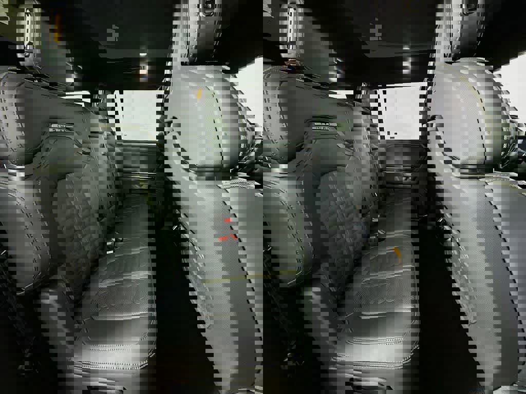 Used 2025 Rivian R1S Adventure image 33