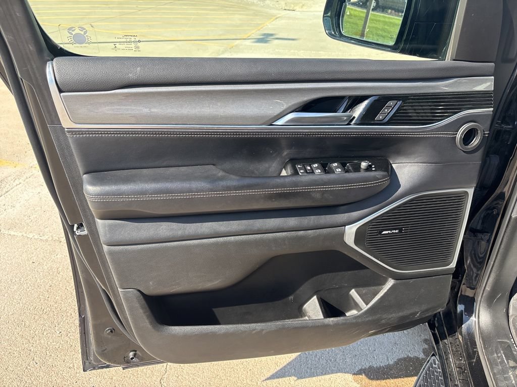 Used 2022 Jeep Wagoneer Series II AWD/4WD image 10