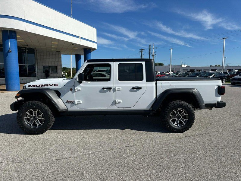 Used 2024 Jeep Gladiator Mojave w/ Technology Group image 2