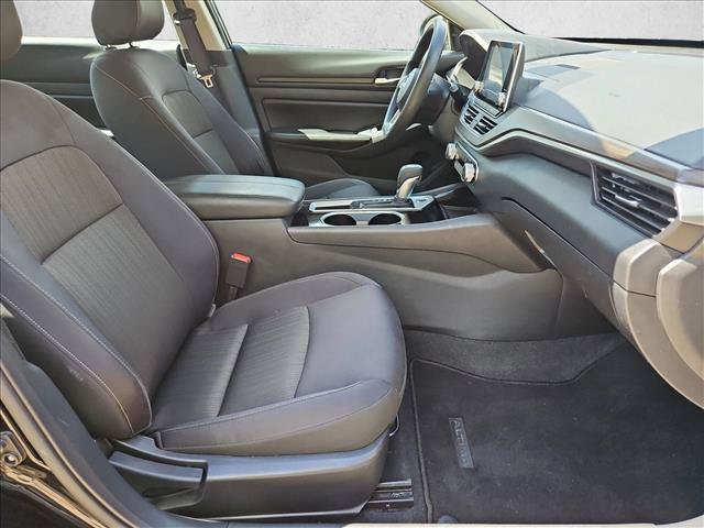 Used 2024 Nissan Altima 2.5 SV FWD image 19