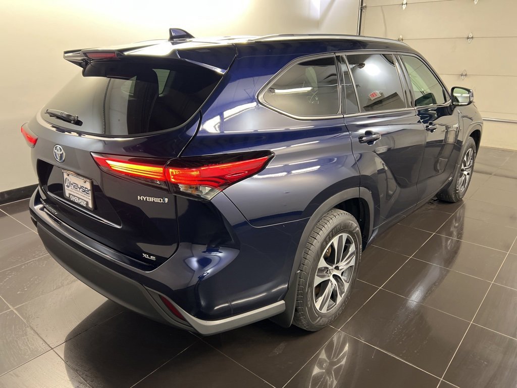 Used 2021 Toyota Highlander XLE image 4