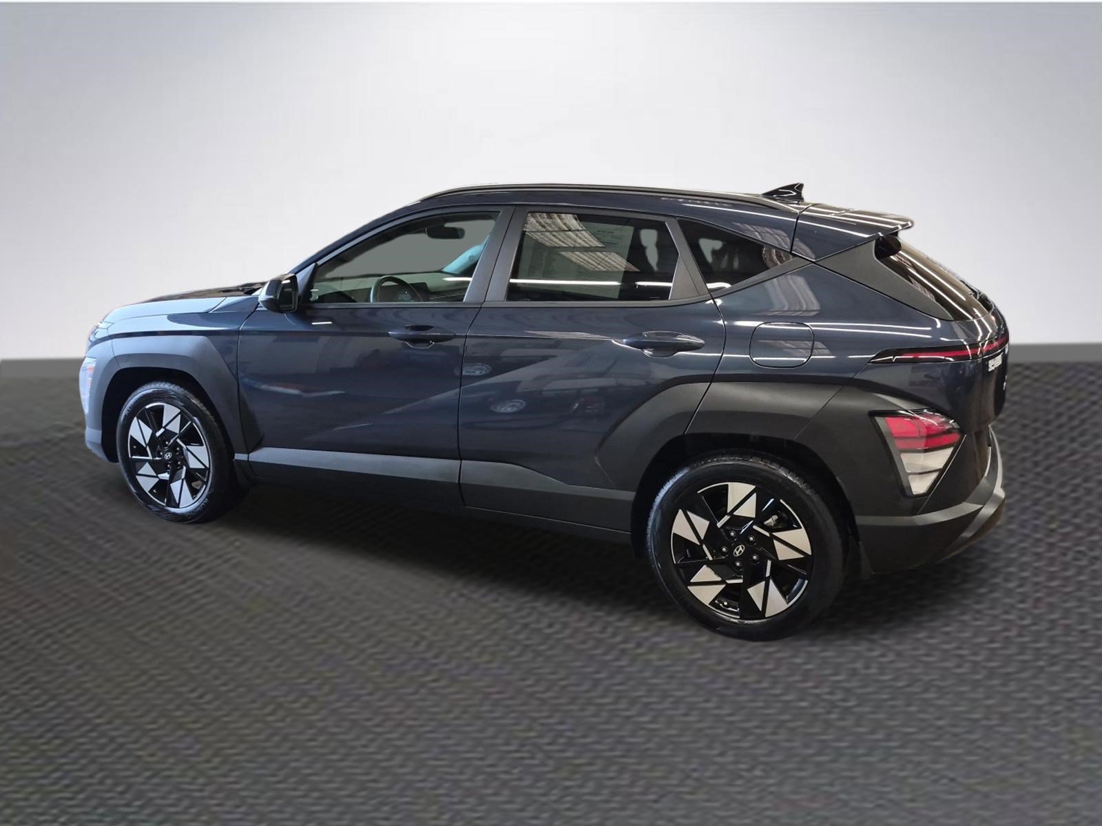 Used 2024 Hyundai Kona SEL w/ Convenience Package FWD image 5
