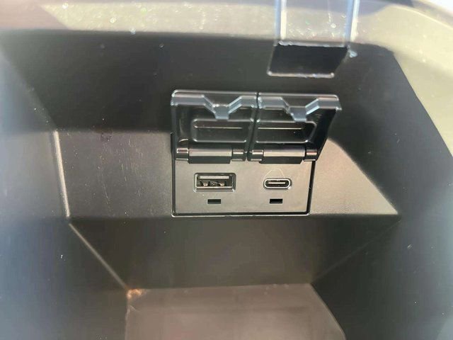 Used 2023 Toyota Camry LE image 32