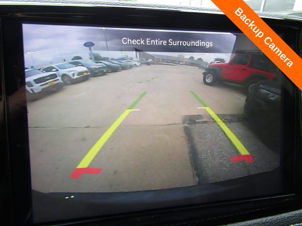 Used 2023 Chrysler Pacifica Touring-L FWD image 16