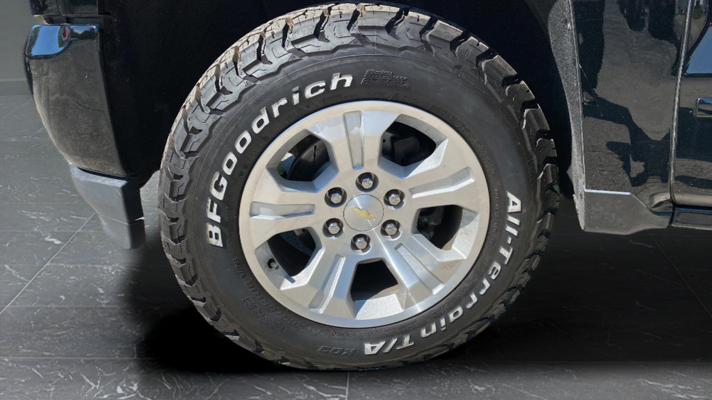 Used 2018 Chevrolet Silverado 1500 LT w/ All Star Edition AWD/4WD image 30