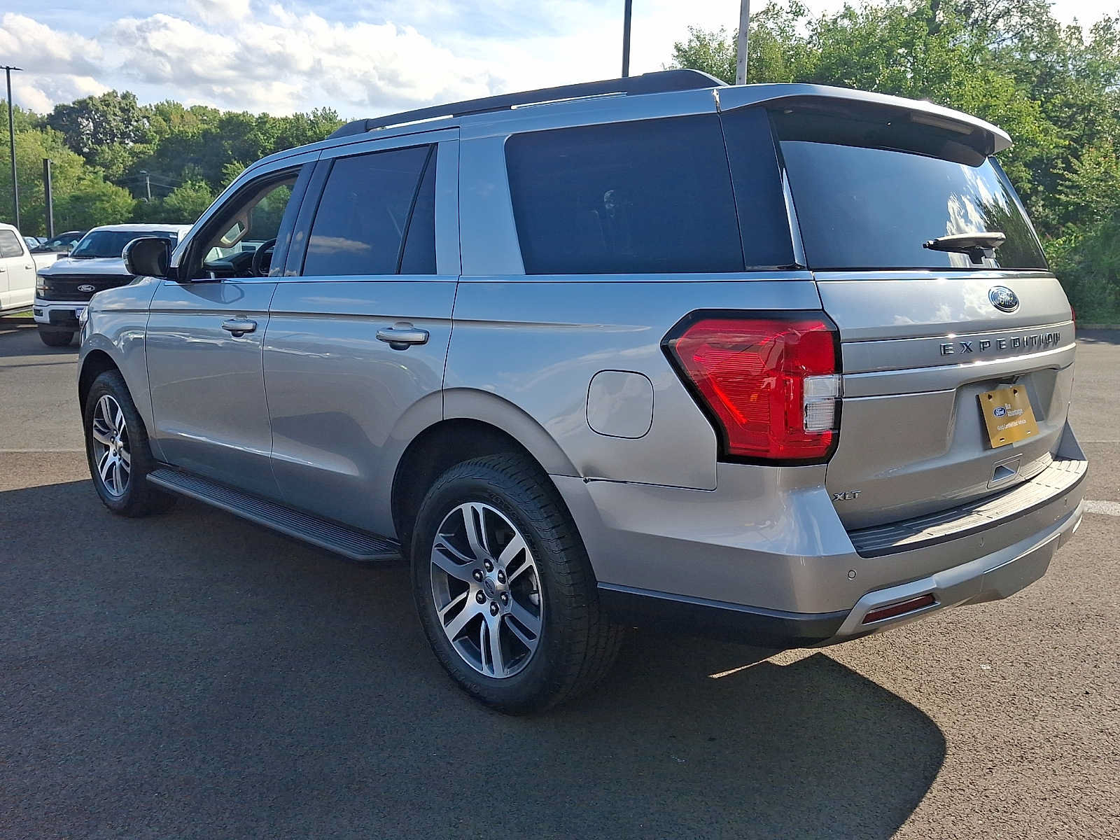 Certified 2024 Ford Expedition XLT AWD/4WD image 4