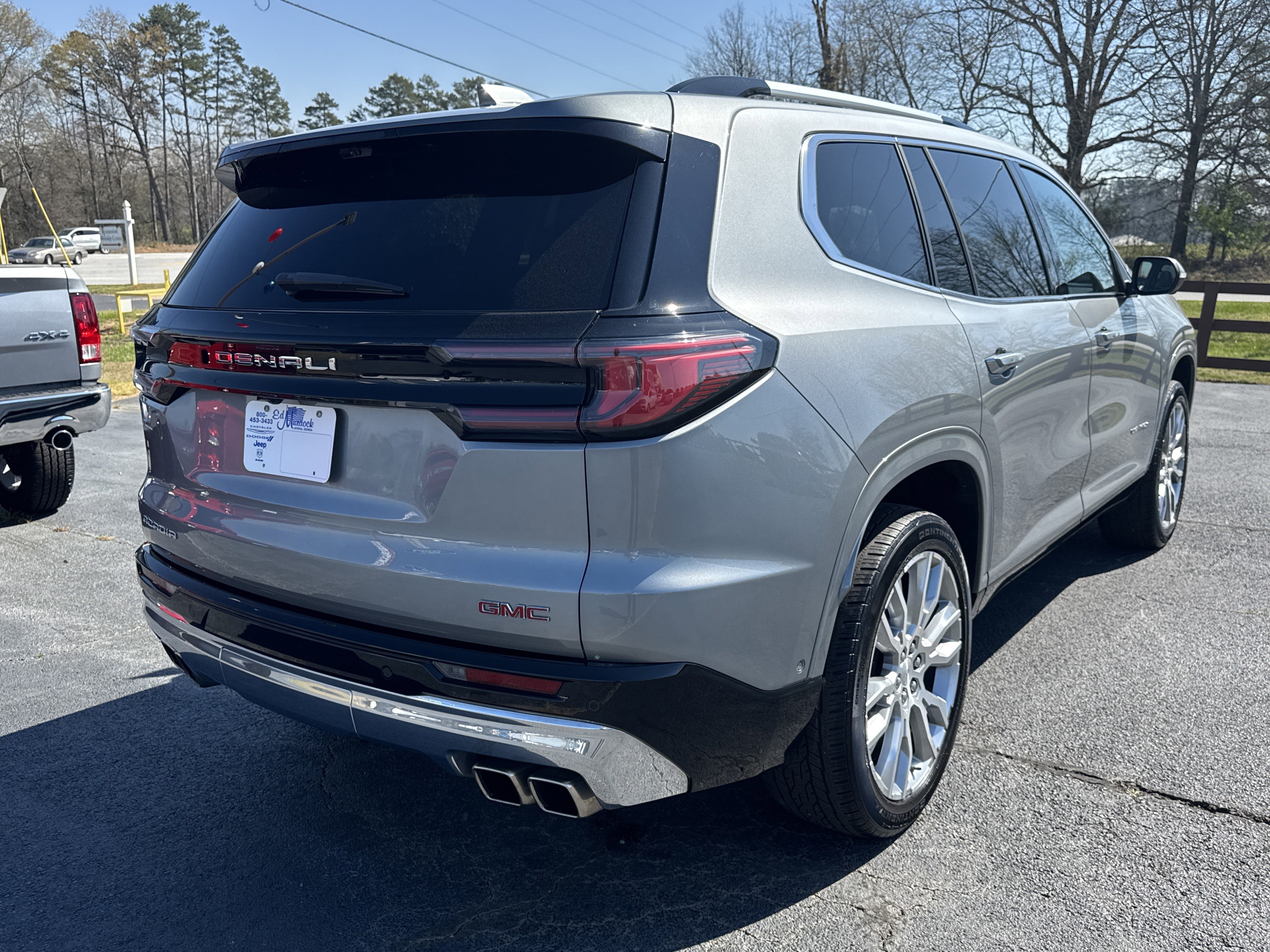 Used 2024 GMC Acadia Denali w/ Super Cruise Package image 5