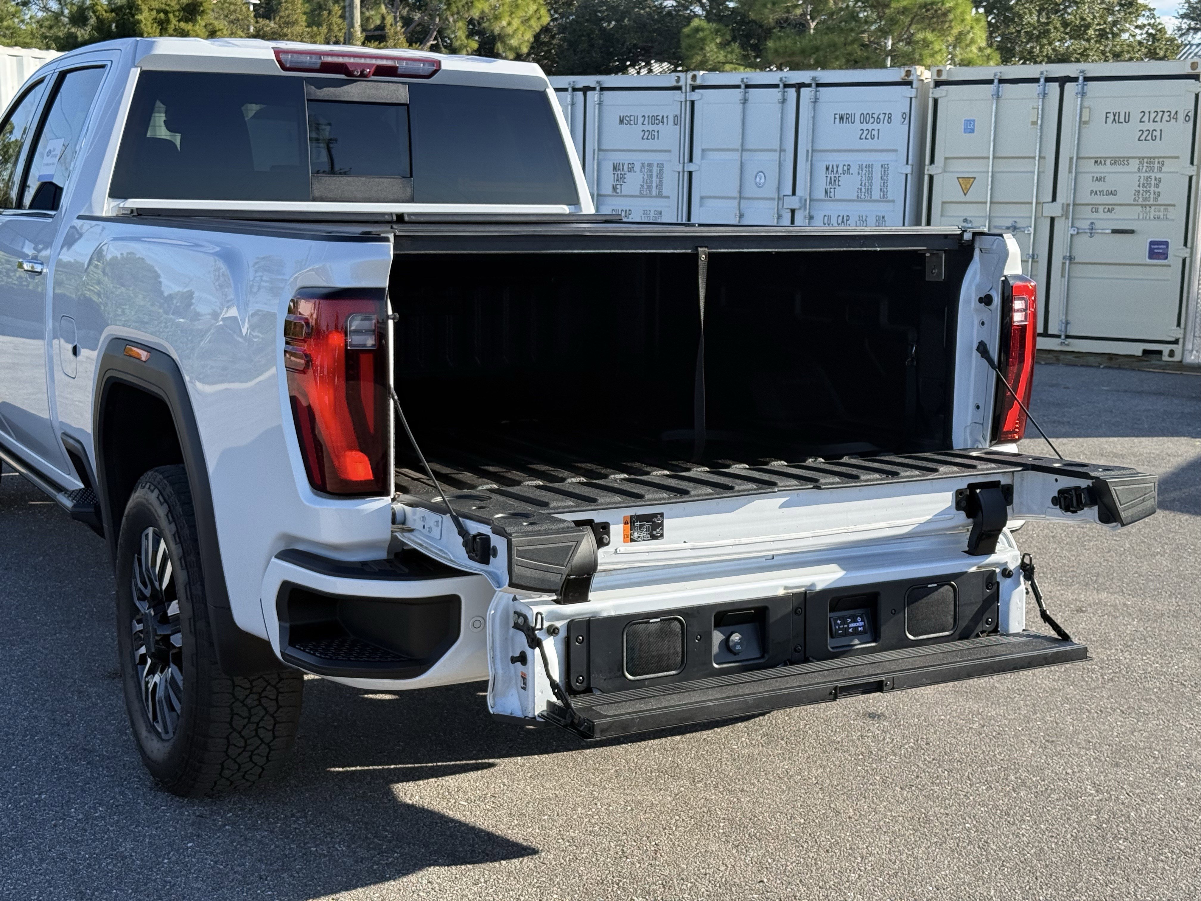 Used 2024 GMC Sierra 2500 Denali Ultimate image 14