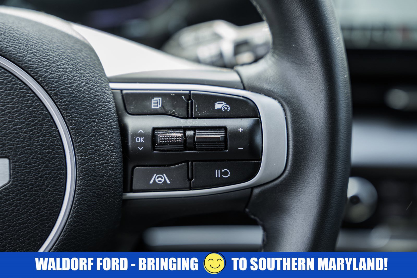 Used 2025 Kia Sportage EX FWD image 27