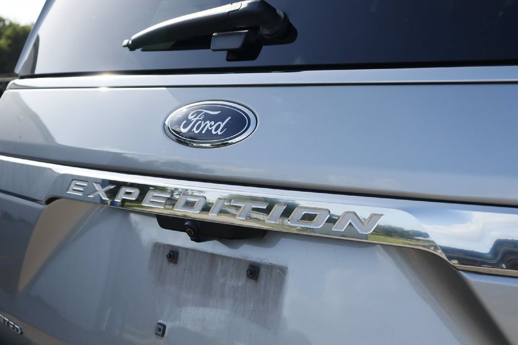 Certified 2021 Ford Expedition Limited RWD image 6