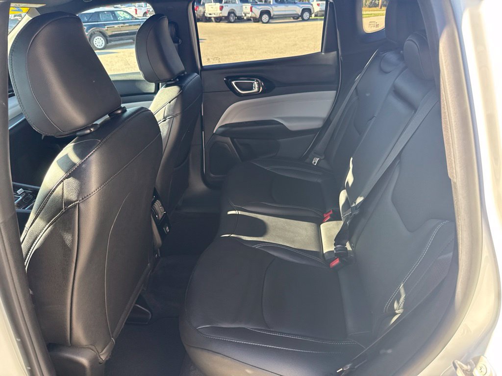 Used 2025 Jeep Compass Limited AWD/4WD image 10