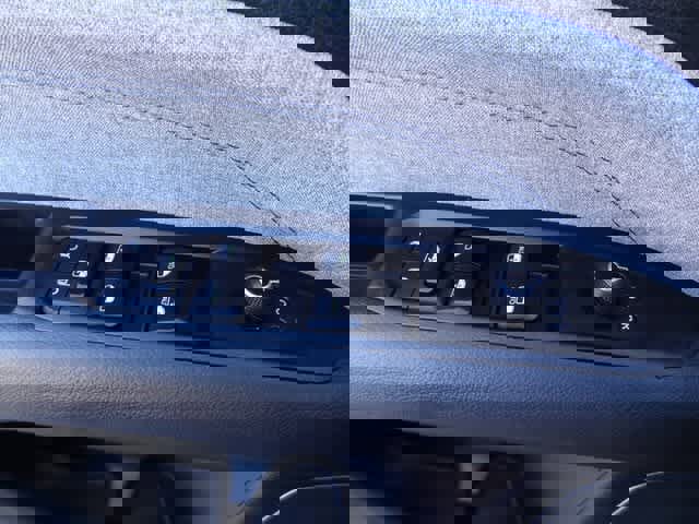 Used 2024 Jeep Compass Latitude image 15