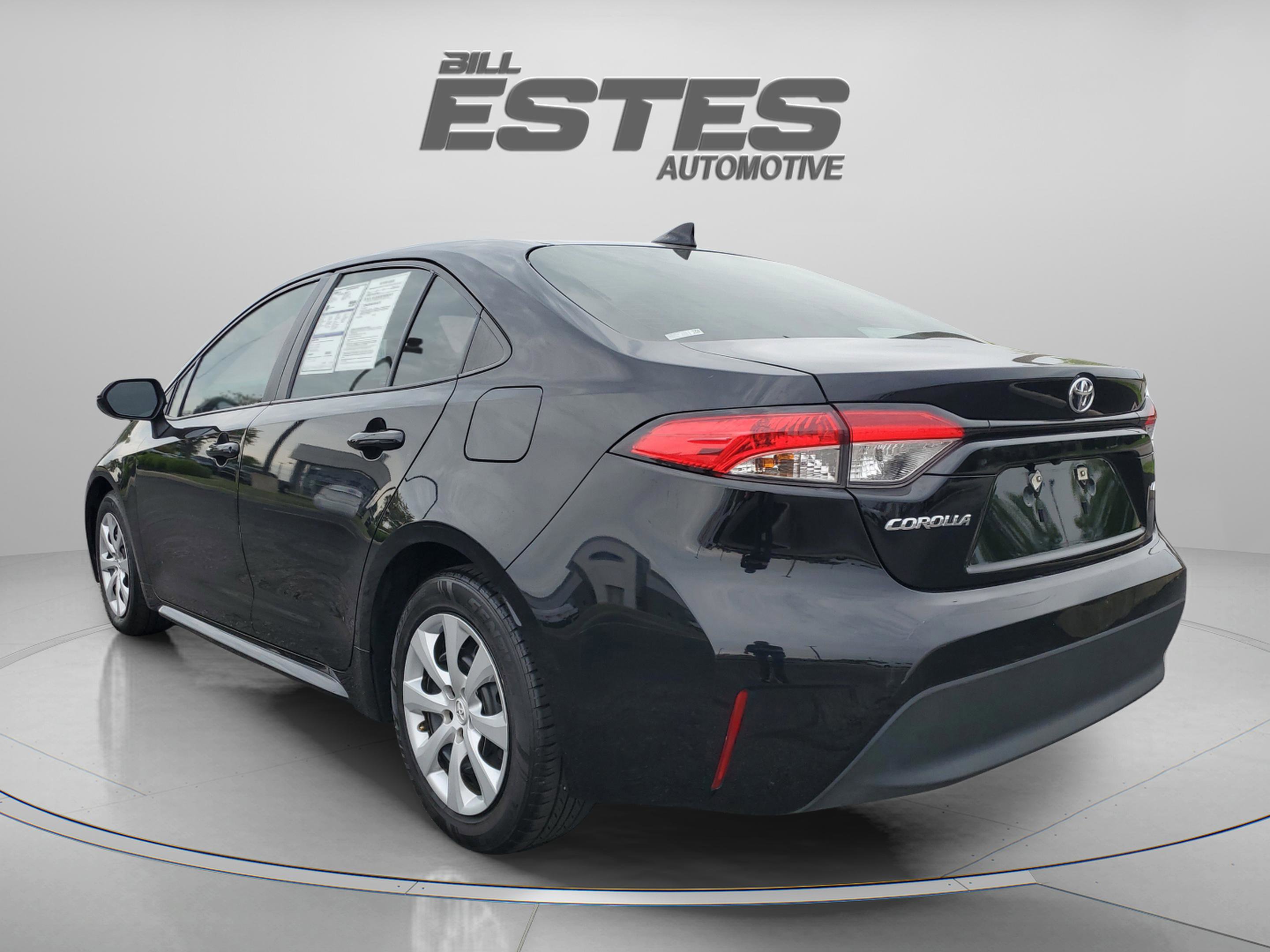 Used 2024 Toyota Corolla LE FWD image 2