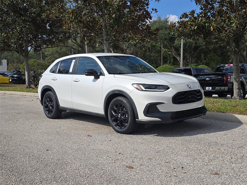 Used 2023 Honda HR-V Sport image 2