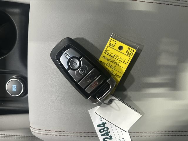 Certified 2025 Ford Explorer Active w/ Active Comfort Package AWD/4WD image 33