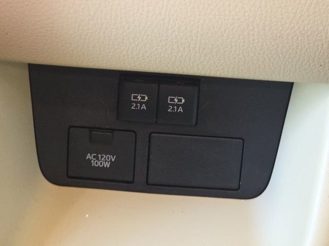 Used 2018 Toyota Highlander Limited FWD image 22