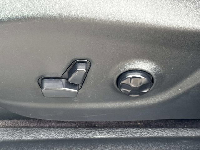 Used 2017 Jeep Cherokee Latitude w/ Comfort/Convenience Group image 25