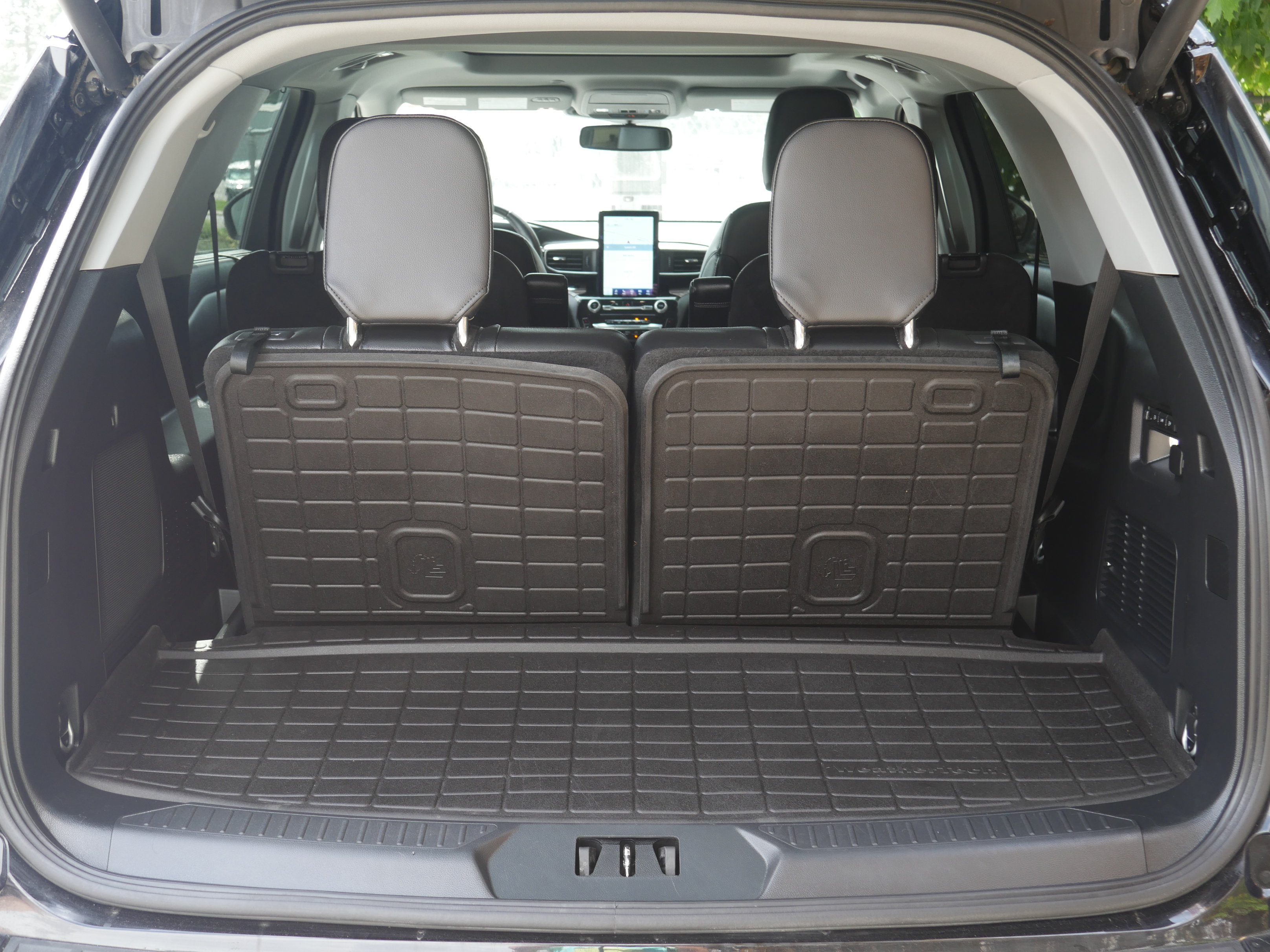 Certified 2024 Ford Explorer Limited w/ Limited Technology Package AWD/4WD image 23