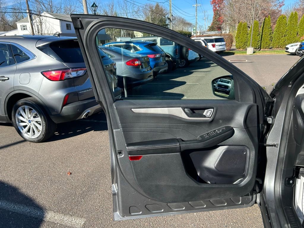 Certified 2022 Ford Escape SE image 5