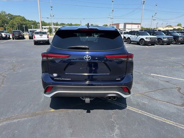 Used 2022 Toyota Highlander XSE FWD image 6