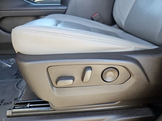 Used 2024 Chevrolet Suburban LT image 14