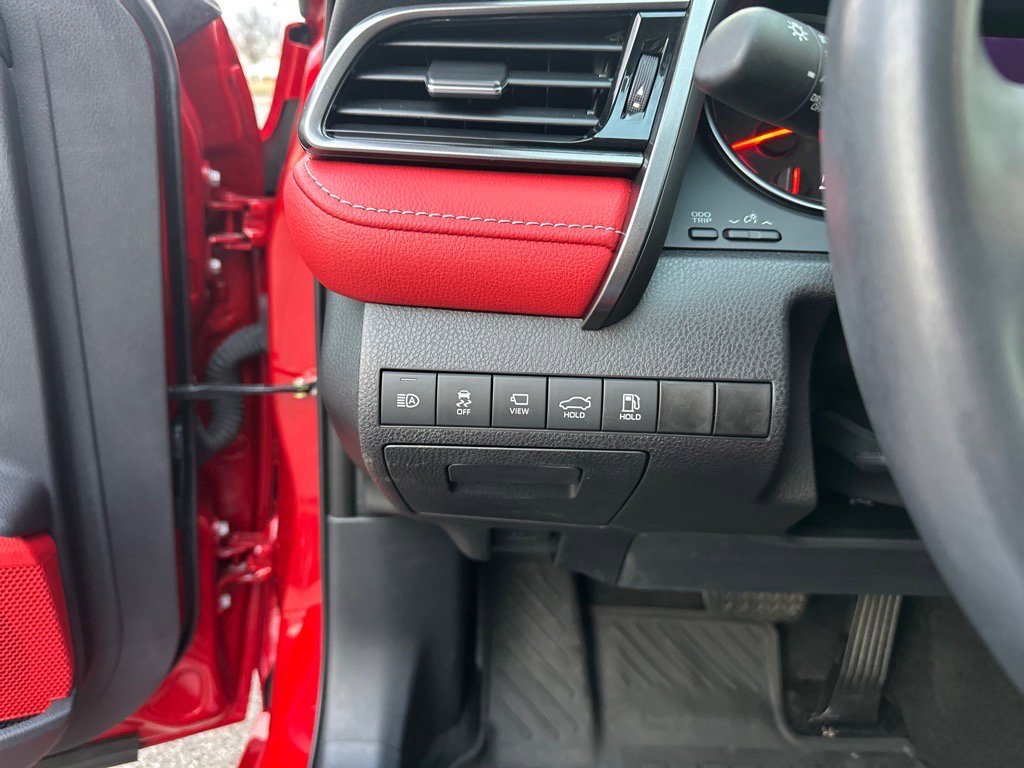 Used 2021 Toyota Camry XSE image 15